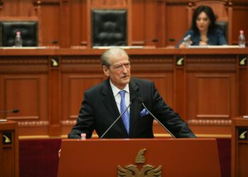 Berisha përplaset me Manjën: Kriminel elektoral…si Shukriu e Safeti