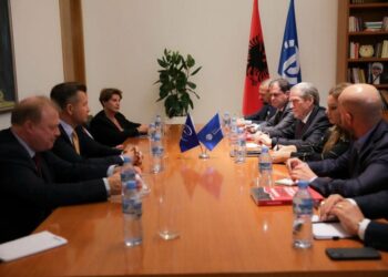 Berisha me reporterët e KiE: Të rishikohet reforma në drejtësi