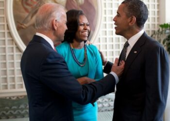 Demokratët mund të heqin dorë nga Biden për Michelle Obama