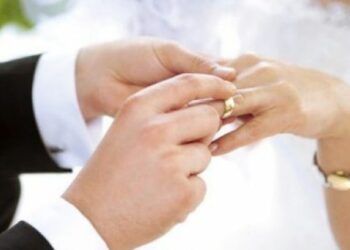 Dasma më e shkurtër, nusja ndahet nga burri tre minuta pasi martohen