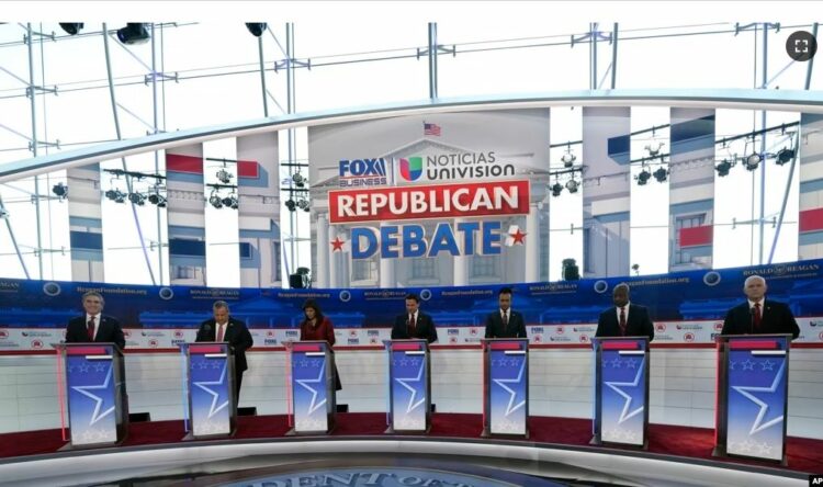 Kandidatët republikanë në debat, mungon ish-presidenti Trump