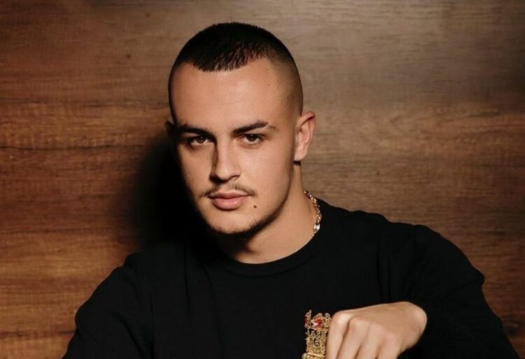 Don Xhoni i bën krenarë të gjithë me veprimin e mrekullueshëm