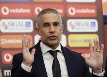 Sylvinho vijon me surprizat, tre risi në tetor për Kombëtaren