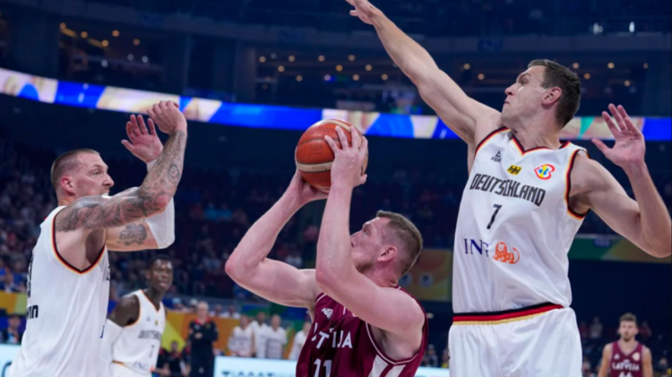 Gjermania mposht Letoninë dhe kalon në gjysmëfinale të Botërorit