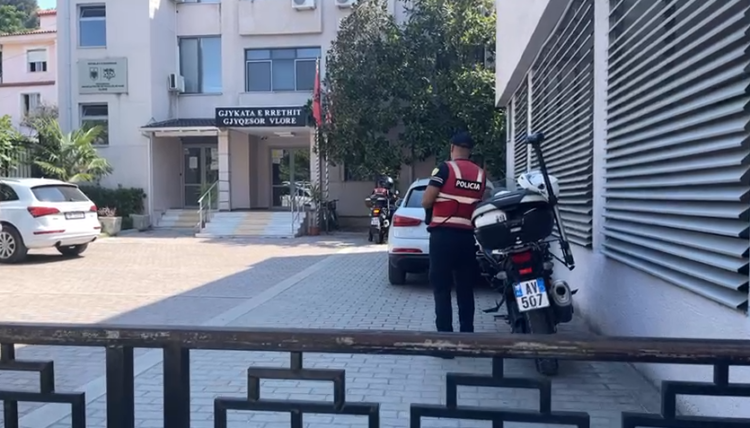 U kapën gati për vrasje në Vlorë, gjykata lë në burg 6 të arrestuarit
