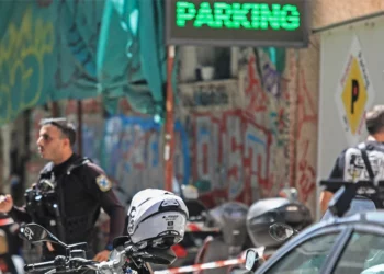 EMRI dhe FOTO/ Identifikohet shqiptari i vrarë në Greqi. Trupi i gjakosur i shtrirë në rrugë