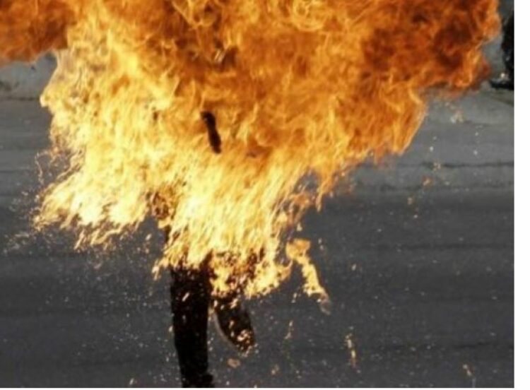 Politikani i vë flakën vetes, ja ç’ndodhi më pas