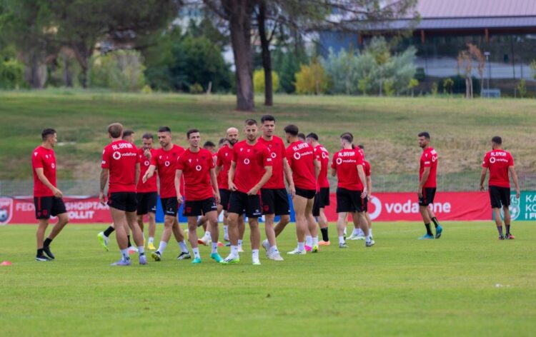 Formacioni i mundshëm, Silvinjo bën gati titullarët kundër Çekisë