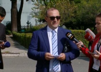 Korreshi me brisqe rroje në Kuvend: Qeveria s’e rruan për popullin…