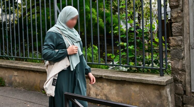 Gjykata Supreme e Francës hedh poshtë apelin për kostumin abaja