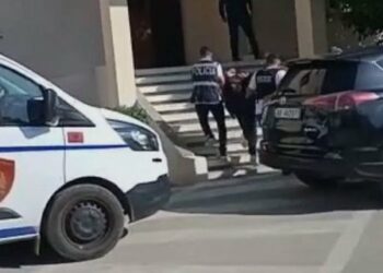 Pagoi 600 euro që t’i hiqte magjinë gruas, lihet në burg 48-vjeçari