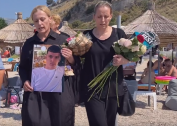 Humbi jetën me jet-ski, familjarët e 16-vjeçarit paralajmërojnë…