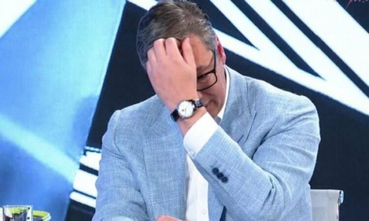 Vuçiç: Orën që mbaj në dorë do ia dhuroj një fëmije në Kosovë