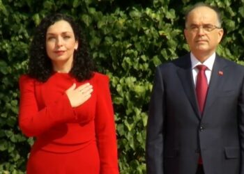 Osmani mbërrin në Presidencë pritet me ceremoni zyrtare nga Begaj