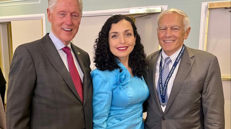 Osmani takohet me Clinton dhe Clark: Dy heronj, por një histori