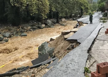 Situatë dramatike nga përmbytjet në Greqi, vdes 87-vjeçarja