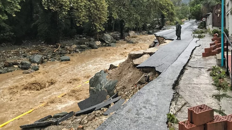 Situatë dramatike nga përmbytjet në Greqi, vdes 87-vjeçarja