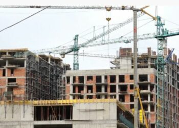 E rëndë në Tiranë, 26-vjeçari bie nga lartësia kur po punonte