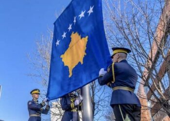 Dy ministrat, Hasani dhe Balla drejt Kosovës/ Marrin pjesë në homazhe