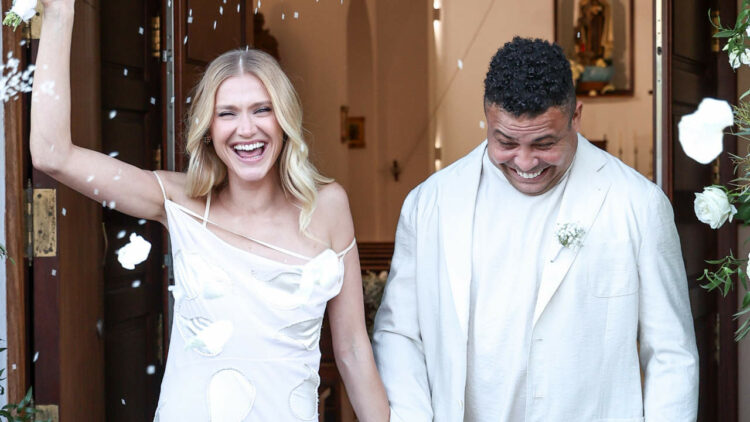 Ylli brazilian Ronaldo martohet në Ibiza me modelen Celina Locks