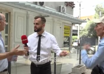 Ndodh dhe kjo, pleqtë sherr me thika për një grua (VIDEO)