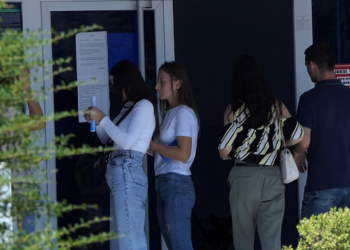 Ç’po ndodh? Mbyllen 3 degë studimi në Elbasan, 6 rrezikohen në Korçë