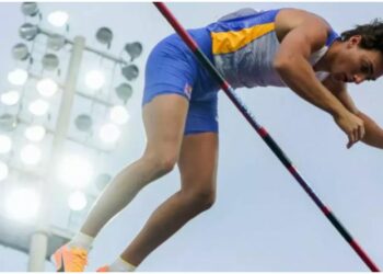 Suedezi vendos rekord botëror në kërcimin me shkop