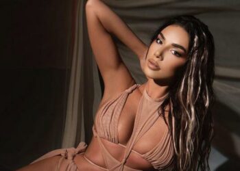 Tayna shijon verën ende, nxjerr poza provokuese nga Ibiza