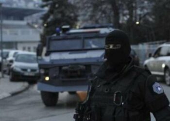 Dalin sot para gjykatës dy nga terroristët që sulmuan në Kosovë