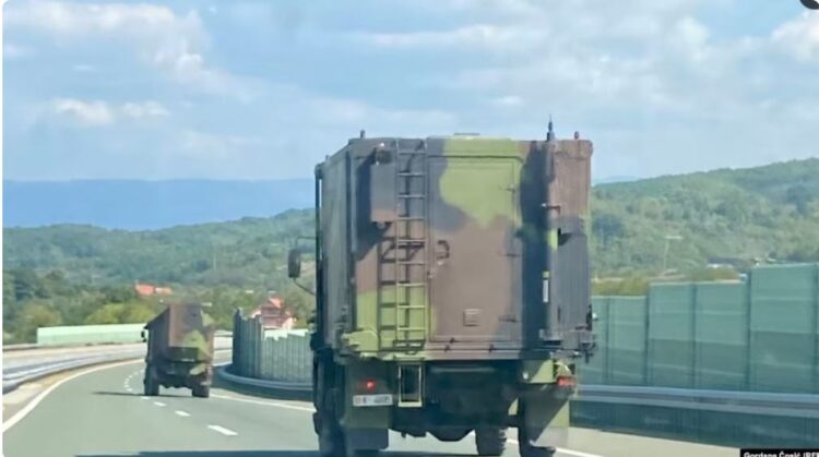 Ushtria serbe largohet nga kufiri me Kosovën?