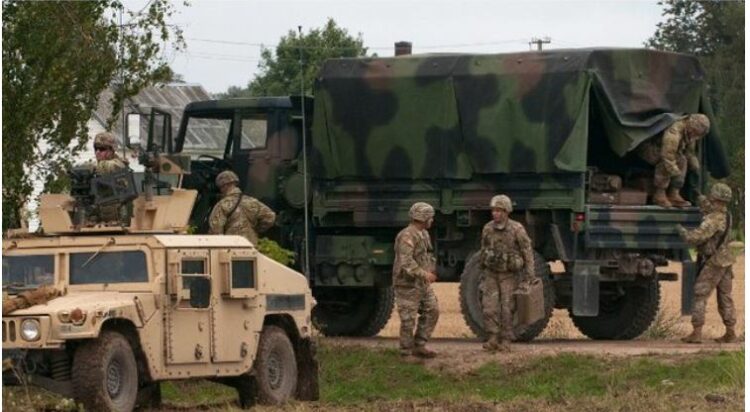 Përmbyset kamioni me armë, vdesin 9 ushtarë