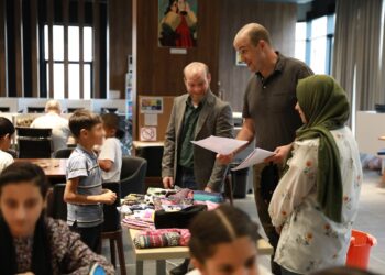 Wisner viziton Shëngjinin dhe afganët në pritje të tranzitit për SHBA