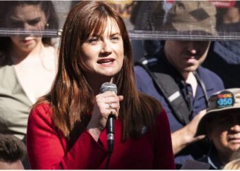 Ylli i filmave të “Harry Potter” bëhet nënë