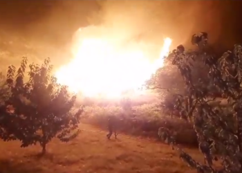 Zjarr i madh në malin Shpirag, aktivizohen edhe forcat e ushtrisë