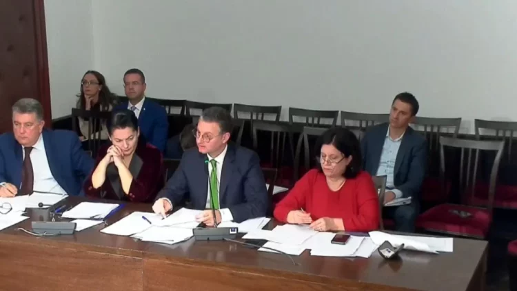 Socialistët votojnë aktin normativ për fondet, ndahen 46 mld lekë…