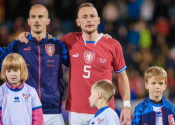 Trajneri çek porosit lojtarët: Mos lejoni goditjet nga distanca të shqiptarëve