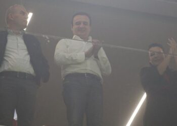 Larg Ramës, por Kurti ishte nën “vëzhgimin” e shefes së SHISH (FOTO)