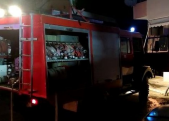 Zjarr në një pallat, çfarë po ndodh…