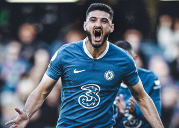 Formacionet zyrtare/ Pritja merr fund, Broja titullar tek Chelsea