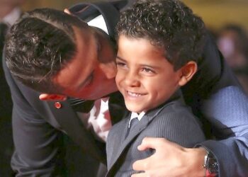 Djali 13-vjeçar i Cristiano Ronaldos nënshkruan kontratë me sauditët