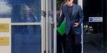 “Telefonata kërcënuese nga spin doctors”/ Kujt i drejtohet Ahmetaj?