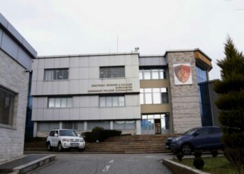 Pezullohen 9 efektivë policie në Gjirokastër, akuzohen për…
