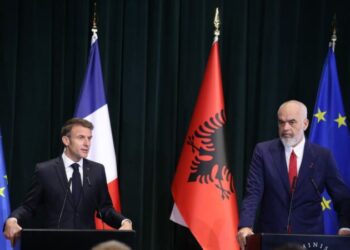 Macron i jep leksion Ramës për vendimmarrjen në BE: Vendos vota…