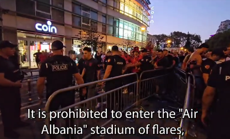 Shqipëri-Çeki, Policia tjetër mesazh tifozëve: Mos mbuloni fytyrën, ndalohen … (VIDEO)