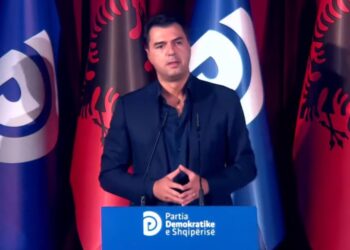 Basha nuk njeh ditë pushimi, takim “mbreslënës” në Fier