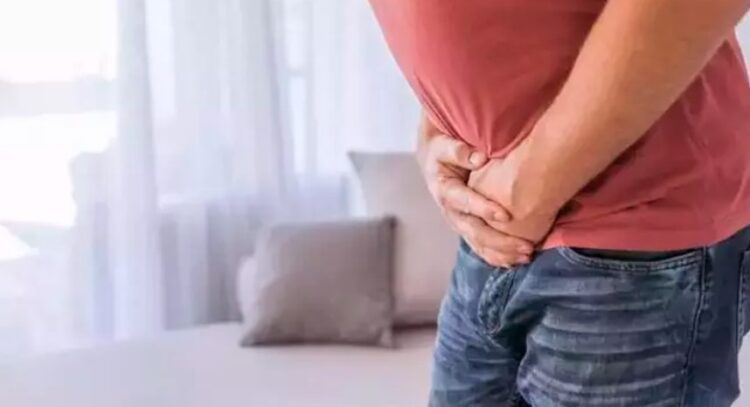 Mos e injoroni gjakun në urinë, çfarë sëmundjesh paralajmëron