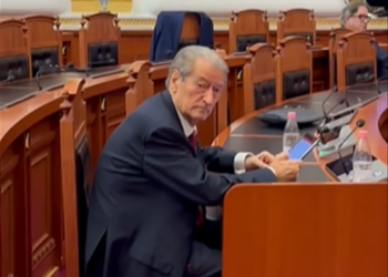 Mbështetësi i Bashës: Berisha nuk krijon dot parti se shpallet…