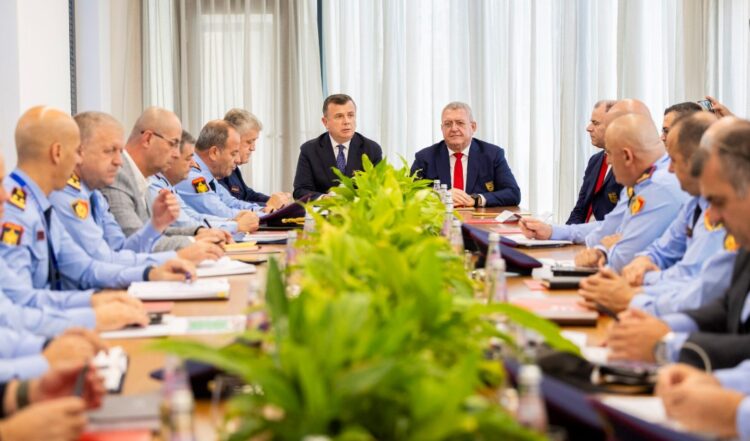 Duka takohet me Ministrin Balla dhe drejtuesit e Policisë: Uroj të festojmë pa asnjë incident