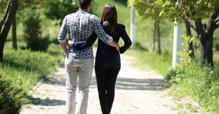 Si ndikon diferenca në moshë mes partnerëve në suksesin e martesës