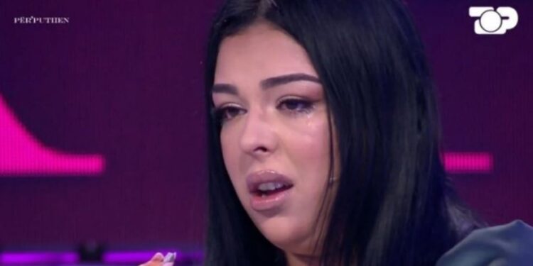Çfarë ndodhi në studio? Konkurrentja e “Për’puthen” shpërthen në lot